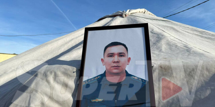 Тик учак кырсыгынан каза болгон Жайыл Самудинов акыркы сапарга узатылды