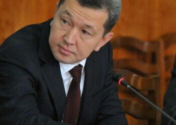Экс-депутат Жаныбек Бакчиев камакта калтырылды