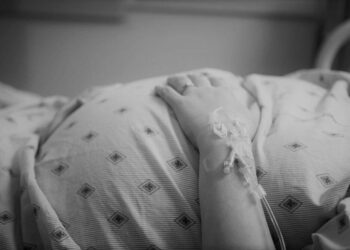 Эгиз уул төрөгөн… Бишкектеги төрөтканада 22 жаштагы келин каза тапты