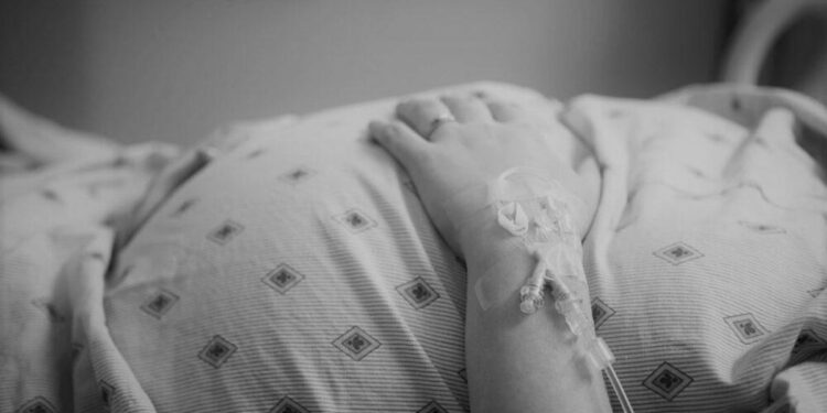 Эгиз уул төрөгөн… Бишкектеги төрөтканада 22 жаштагы келин каза тапты