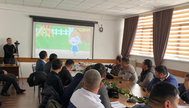 Эми Бишкектеги автобус, троллейбустарда кыргыз тилиндеги анимациялык фильмдер көрсөтүлөт