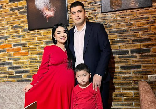 Ырчы Назира Токонова көз жарды