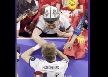 Футбол: Кыргыз курамасынын жеңилгенине карабай колдогон күйөрмандар (видео)