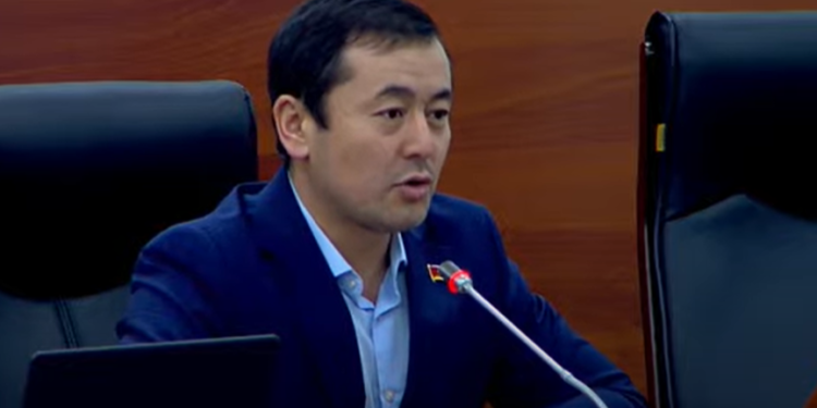 Депутат ага абактан чалуу болгонун айтты