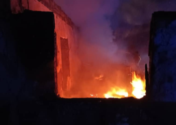 Түндө Сүлүктүдө үй өрттөндү