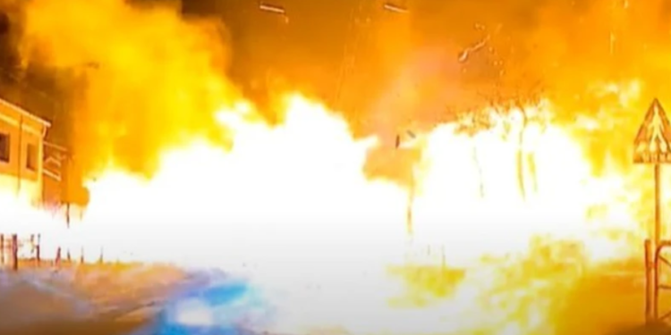 Кореяда жарылуу болгонго чейин чыгып жаткан газды туман деп ойлошкон (видео)