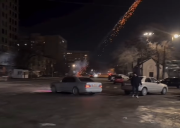 Жолдо дрифт уюштуруп, унаадан салют аттыргандар 15 миң сомго айыпка жыгылды