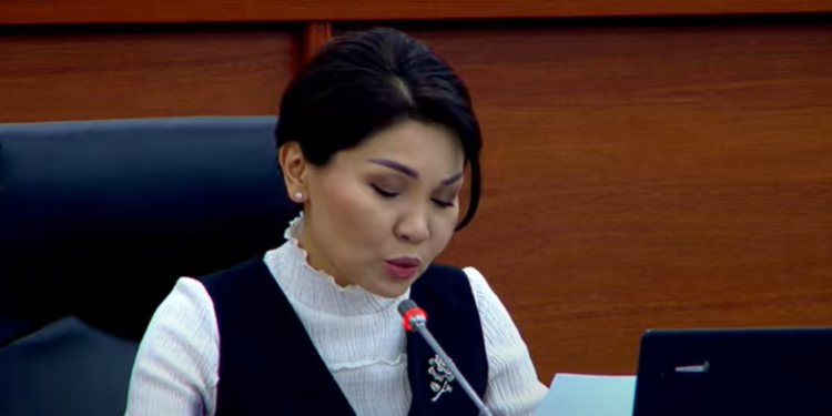 Депутат: «Баткенде 7 жаштагы балага сексуалдык аракеттер болгон. Апасы акыйкаттык издейт»