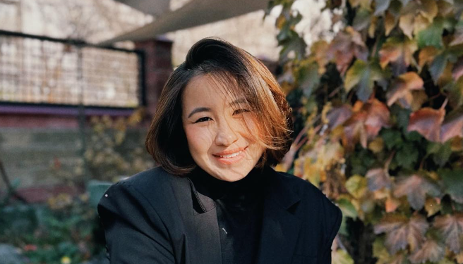 Мээрим Төлөпберген Мирбек Атабеков сатып берген үйүнүн ичин көрсөттү