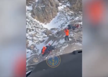 ӨКМдин тик учагы менен орусиялык альпинист кыз куткарылды (видео)