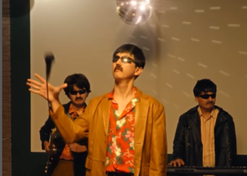 «Жанзе» ыры «Жездеге» айланып… Актёр Жеңиш Майрамбек уулунун укмуштуудай аткаруусу