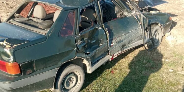 Чүйдө унаа менен поезддин алдында калган үй-бүлө. Үй-бүлө башчысы операцияга муктаж