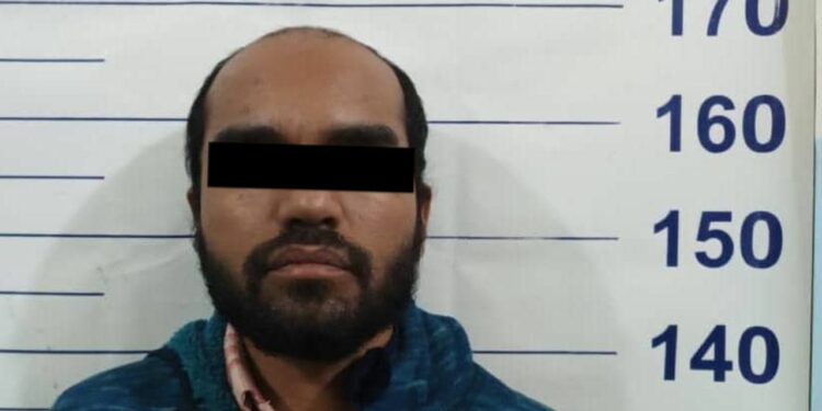 Бишкекте чет өлкөлүк жаран мекендешин кайчы менен сайган деген шек менен кармалды