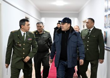 Садыр Жапаров УКМКнын Ысык-Көл облусу боюнча башкармалыгынын имаратын ачууга катышты (сүрөт)