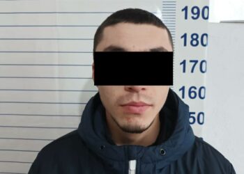 Жалал-Абадда абакта жаткан жаран 4 жигитке мал уурдаткан. Окуянын чоо-жайы