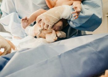 Чүйдө 36 жаштагы келин төрөттөн кийин көз жумду