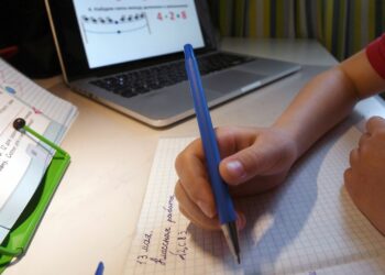 ӨКМ башчысы «окуучулар 3-5 күн жылуу үйлөрүндө турса, өзүлөрүнө жакшы» дейт