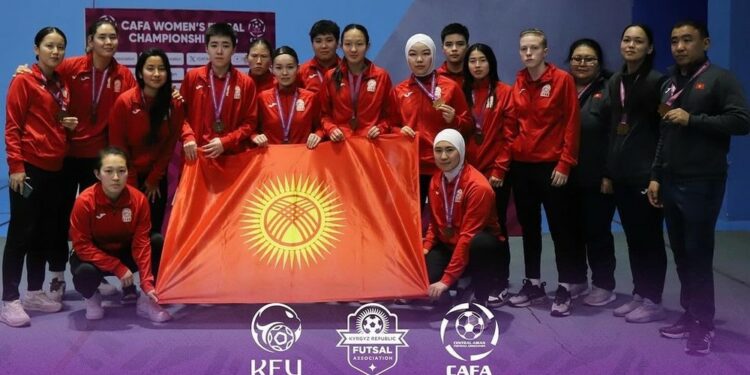 CAFA: Кыргызстандын футзал боюнча кыз-келиндер курамасы коло байге жеңди