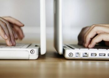 Бишкекте кыздар соцтармак аркылуу балдар менен таанышып, аларды каракчыларга салып берип турушкан