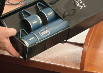 Депутат айымдар 23-февралга карата кесиптештерине эмне белек беришти?