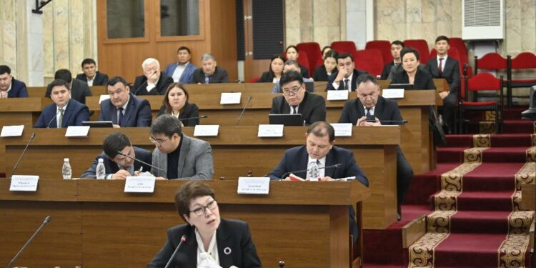 Жогорку Кеңештин комитетинде ЖМК жөнүндө мыйзам долбоор каралды