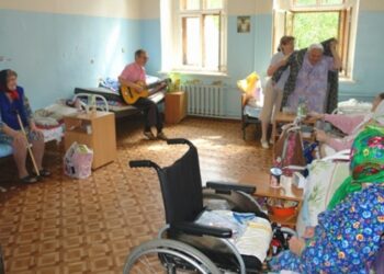 Бишкектеги карылар үйүндө жашагандар башка жатак-үйгө которулат