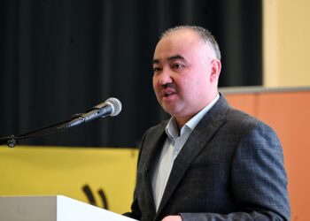 Шакиев WorldSkills Kyrgyzstan жумушчу кесиптердин улуттук чемпионатынын ачылыш аземине катышты