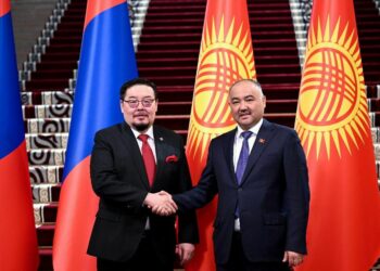 «Монгол эли Ысык-Көлдү көрүүгө кызыкдар». Шакиев Монголиянын спикери менен жолукту