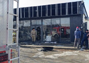 Караколдо лыжаларды ижарага берүүчү жай өрттөндү (сүрөт)