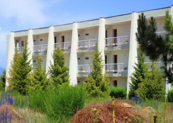 Ысык-Көлдөгү «Фонтан» эс алуу борборун тартып алган шектүү кармалды