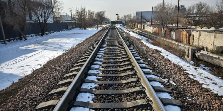 «Тыгынды азайтат». Бишкекте темир жол аркылуу өтүүчү 2 жол куруу пландалууда