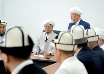 Жаңы муфтий облус казыларына жыйын өткөрдү (видео)