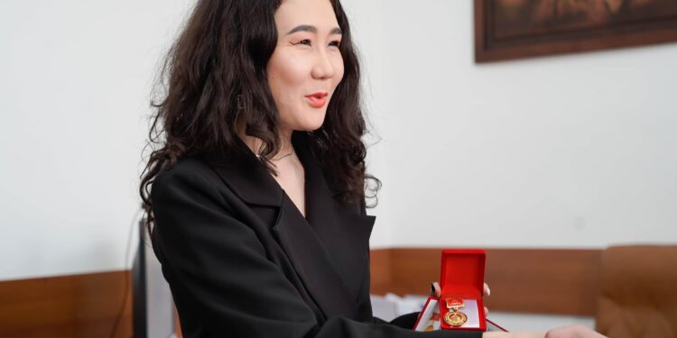 Ырчы Каныкей “Маданияттын мыкты кызматкери” болду