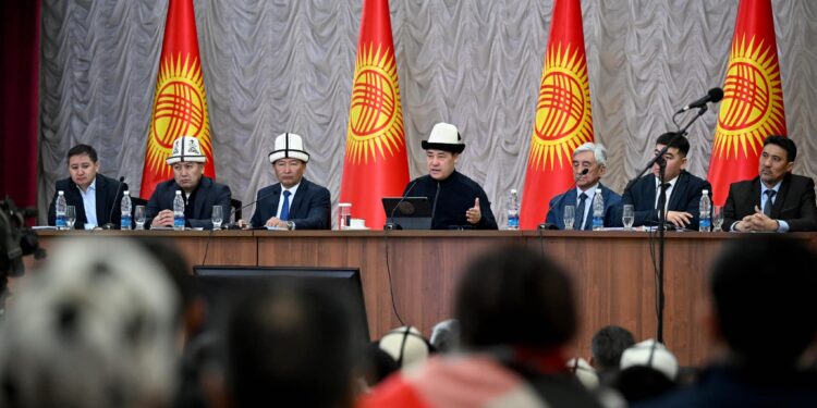 Садыр Жапаров Балыкчыда Кызыл Омпол кени тууралуу сөз кылды (сүрөт)