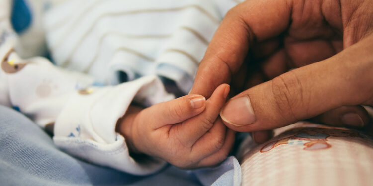 Таласта 23 жаштагы келин ичиндеги ымыркайы менен каза тапкан. Милиция маалымат берди