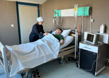 Депутат Шайлообек Атазов Түркияда дарыланып жатканын айтты