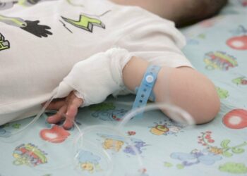 Орусияда энеси Кыргызстанга депортацияланган ымыркай ооруканада жатат