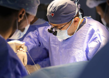 ОшМУнун медициналык клиникасында биринчи жолу жүрөккө операция жасалды