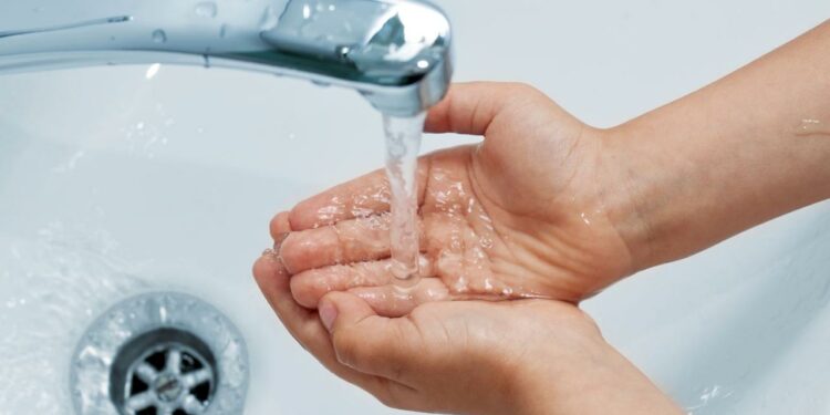 Бишкекте муздак суу үзгүлтүккө учурабай турганы маалымдалды