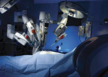 АКШда робот-хирургду аялдын өлүмүнө шектеп жатышат. Маркумдун жолдошу сотко кайрылды