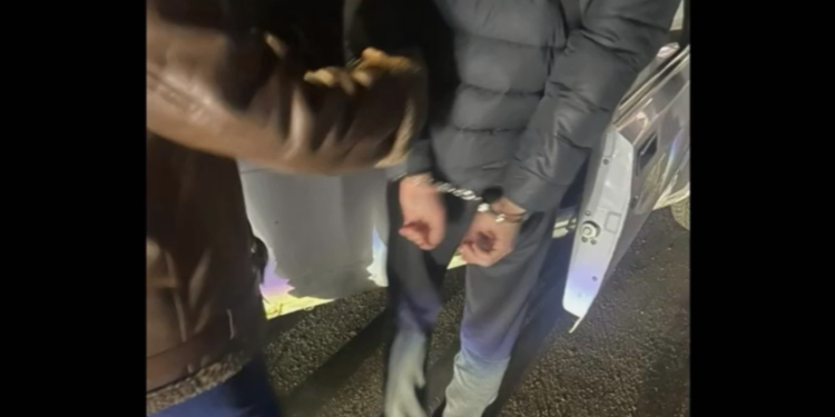 Бишкектеги маршруткада чөнтөкчү кармалды деген видео тараган. Милиция маалымат берди