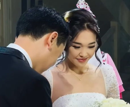 Блогер Айдина кош бойлуу экенин ачыктады