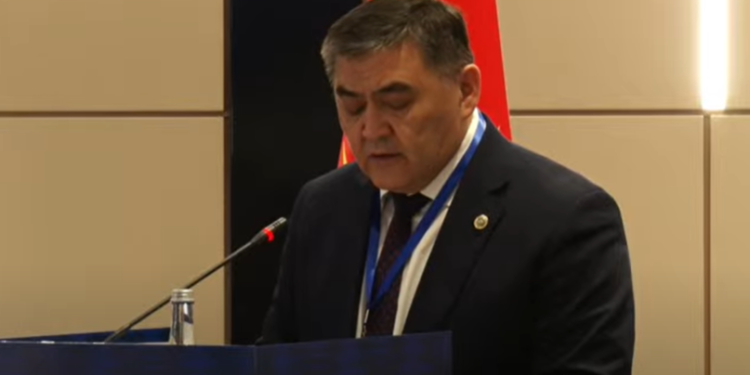 «Убакыт керек». Кыргыз футбол союзунун президенти Камчыбек Ташиев милдетин айтты