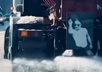 Популярдуу түрк ашпозу анын сүрөтү түшүрүлгөн «Тазалыктын» унаасынын видеосун бөлүштү