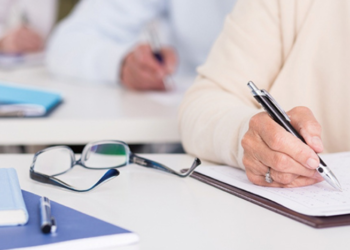 Педагогдорду ыктыярдуу аттестациялоо. Катышкан 56 мугалимдин бирөө гана даражаны тастыктады