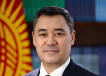 Садыр Жапаров кыргызстандыктарды Мекенди коргоочулар күнү менен куттуктады