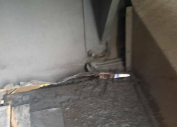 Бишкекте полу тешилген троллейбус каттамдан алынды. Айдоочуга сөгүш берилди