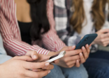 АКШда үй-бүлө 7 жылдан бери смартфонсуз жашап келет