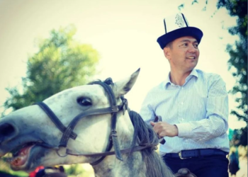 Өмүрбек Бабанов жорго салыш федерациясынын президенти болуп шайланды