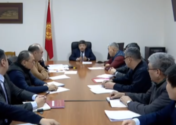 Бишкек ЖЭБдеги авария: Акылбек Жапаров ыкчам штабдын жыйынын өткөрдү (видео)